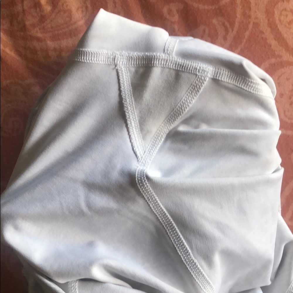 Lululemon 🍋 Time to Sweat crop 6 - Picture 4 of 5